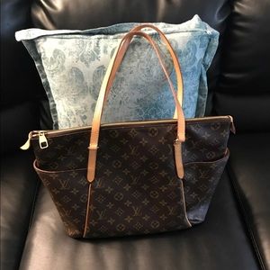 Louis Vuitton Totally MM New Model